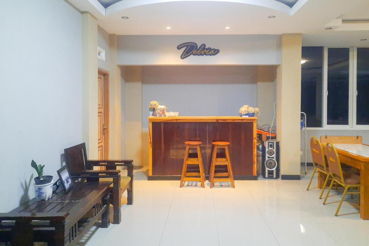 Delvia Bromo Homestay Mitra Reddoorz 岩望 外观 照片