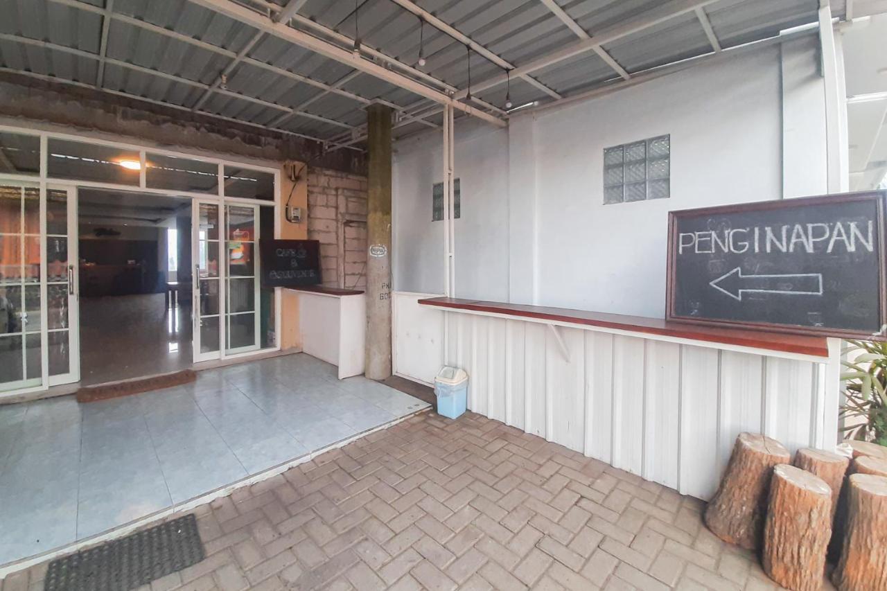 Delvia Bromo Homestay Mitra Reddoorz 岩望 外观 照片