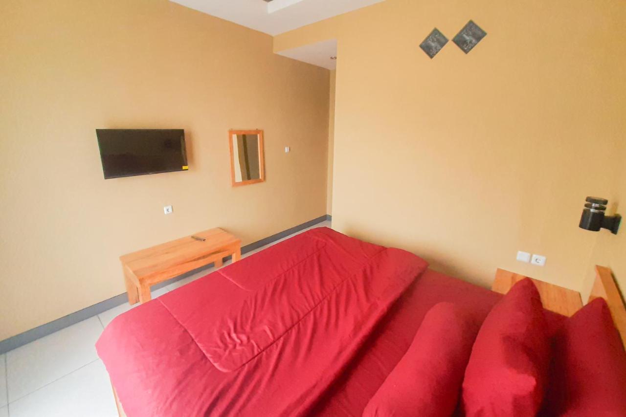 Delvia Bromo Homestay Mitra Reddoorz 岩望 外观 照片