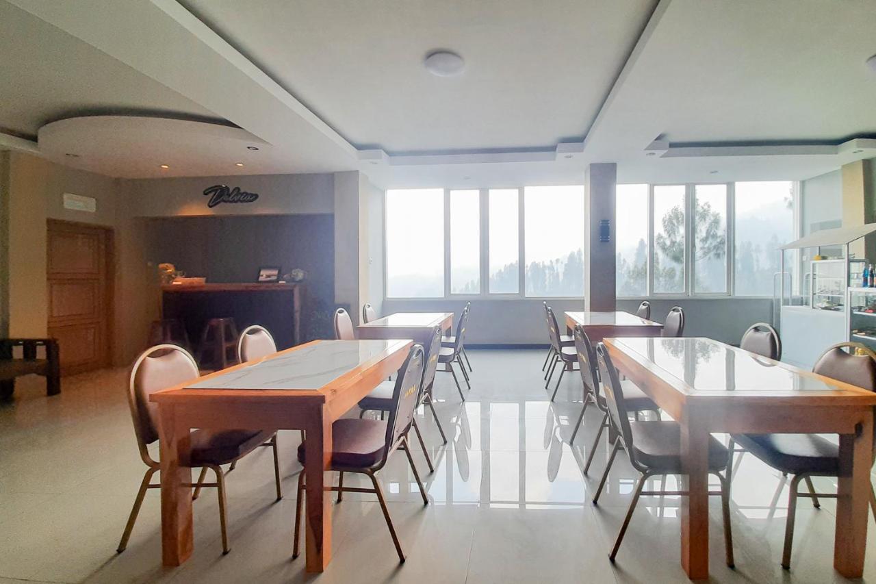 Delvia Bromo Homestay Mitra Reddoorz 岩望 外观 照片